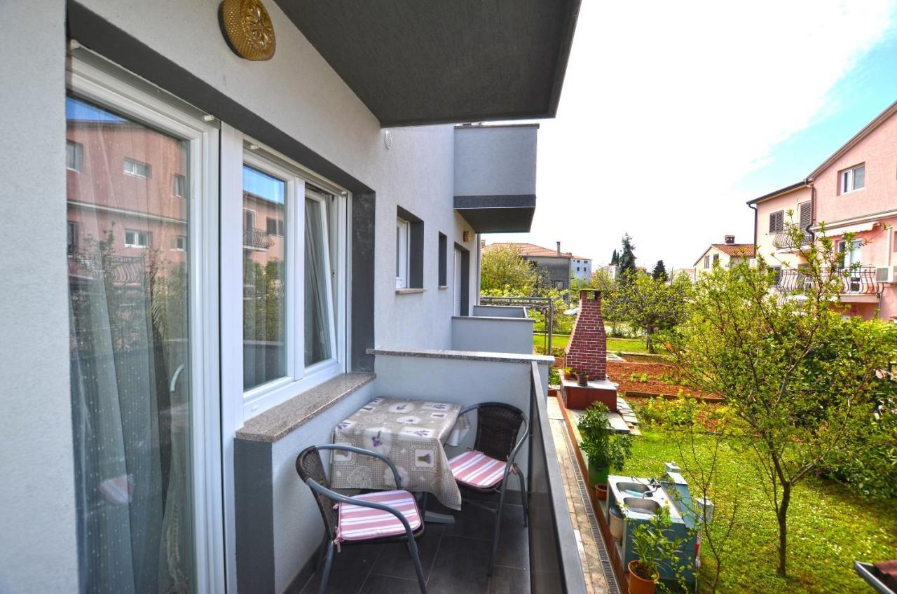 Katy Apartment Ровинь Экстерьер фото